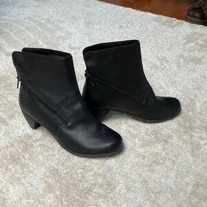 Vintage Dr. Martens Gia Ankle Booties